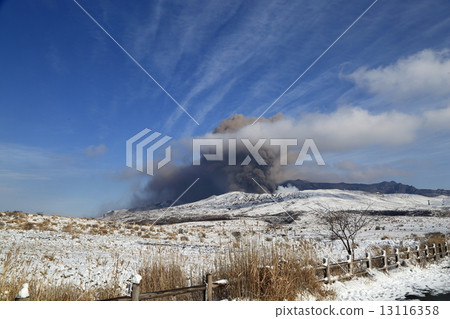 阿蘇火山口雪景 阿蘇火山口雪景 13116358