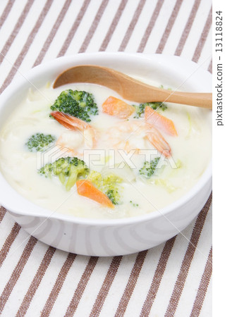 Clam chowder 13118824