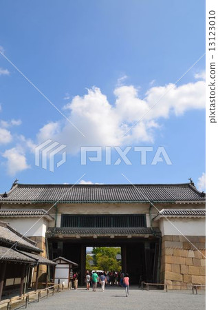 Nijo Castle Higashi Otemon gate (important cultural property) 13123010