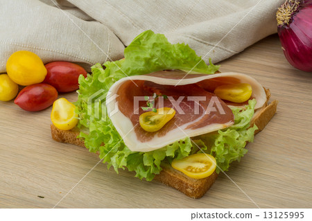 Sandwich with hamon 13125995