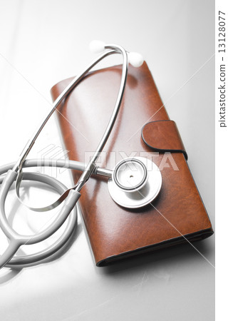 Checking financial health Checking financial health 13128077