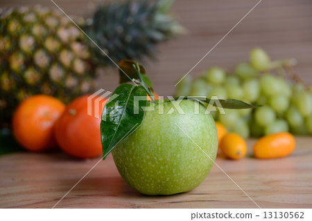 green apple green apple 13130562