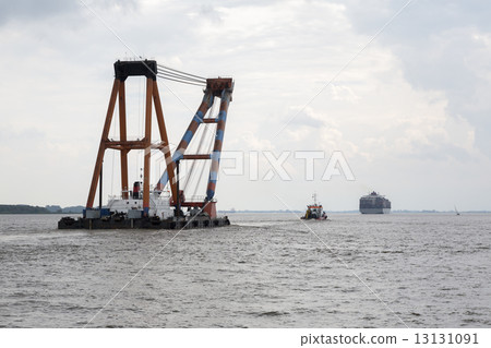 Floating crane at the Elbe river (Germany) 13131091