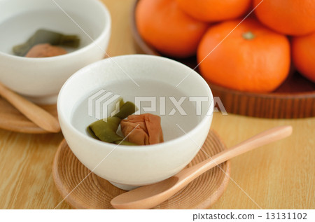 New Year's Fukucha and Mikan 13131102