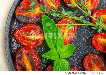 baked cherry tomatoes with basil and thyme baked cherry tomatoes with basil and thyme 13132337