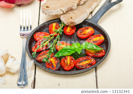 baked cherry tomatoes with basil and thyme 13132341