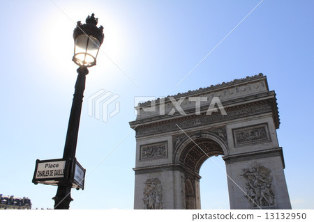 Arc de Triomphe  13132950