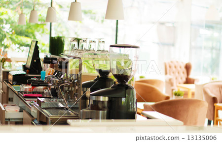 Coffee shop 13135006