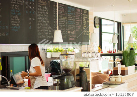 Coffee shop 13135007