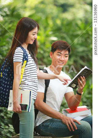 Young, student, lifestyle, education, casual, young couple, youth, pretty, handsome, outdoor, campus Young, student, lifestyle, education, casual, young couple, youth, pretty, handsome, outdoor, campus 13136960