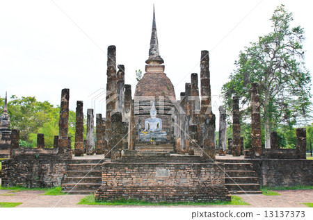 Wat Sa Si in Sukhothai Historical Park, Thailand Wat Sa Si in Sukhothai Historical Park, Thailand 13137373
