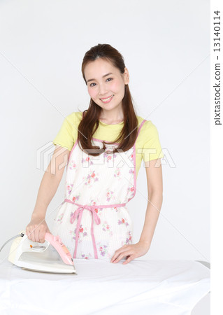 Housewife Housewife 13140114