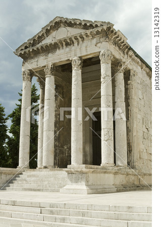 Roman temple of August in Pula, Croatia 13142319