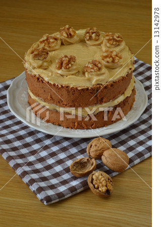 Coffee cream and walnut cake Coffee cream and walnut cake 13142978