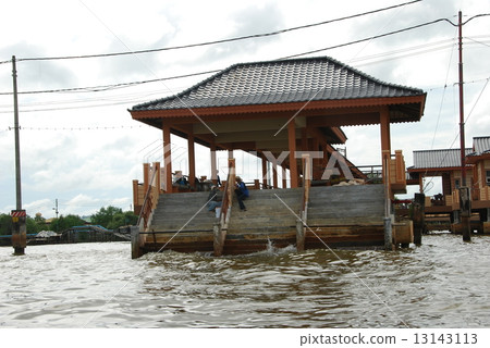 文萊河/水上飛機村（Kampong Ayl）（斯里巴加灣市/文萊） 13143113