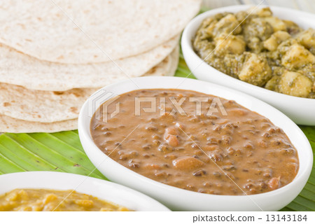 Dal Makhani & Aloo Saag - South Asian vegetarian curries. Dal Makhani & Aloo Saag - South Asian vegetarian curries. 13143184