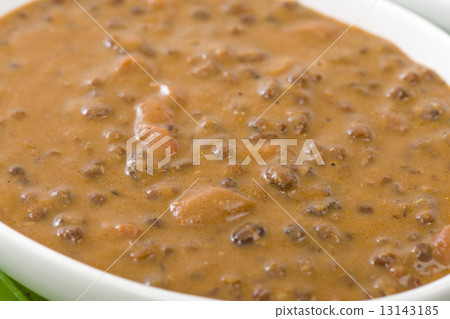 Dal Makhani - Indian dish made with black lentils and spices. Traditional Punjabi cuisine. 13143185