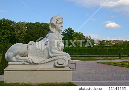 Garden of Belvedere Palace in Wien, Austria Garden of Belvedere Palace in Wien, Austria 13143365