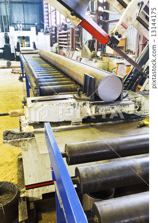 cutting saw machine with steel bar 13144175