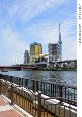 Asahi Beer Tower Left Super Dry Hall Stock Photo