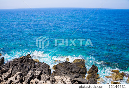 clear water with stones  seascape background 13144581