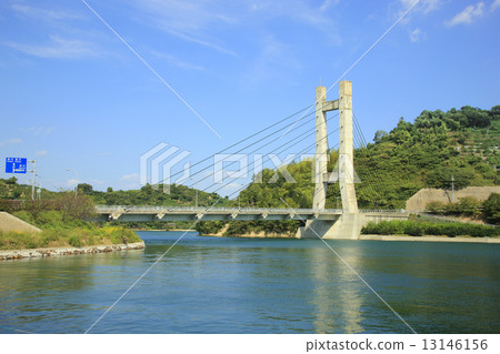 Hirara Bridge (Tobishima Kaido) 13146156