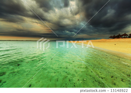 Beach on Gili 13148922