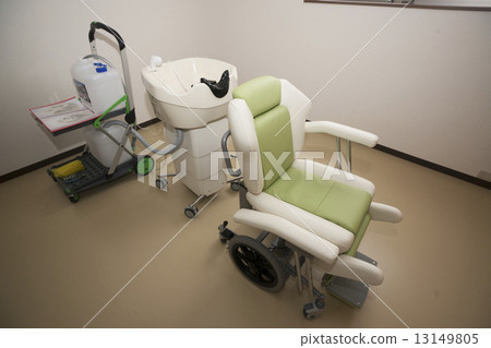 Nursing care facilities Indoor barbershop equipment Shampoo machine 13149805