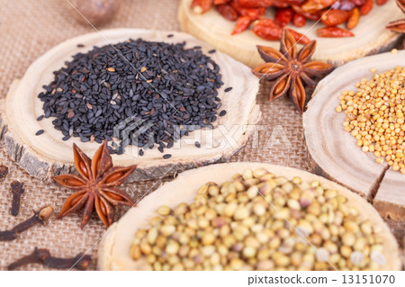Different spices Different spices 13151070