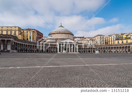 Piazza Plebiscito, in Naples Piazza Plebiscito, in Naples 13151218
