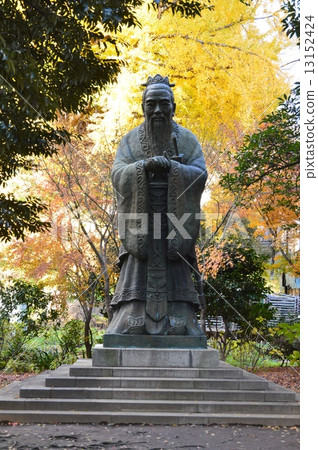 The world's highest "Confucius statue" (Yushima Shrine / Tokyo Bunkyo Ward Yushima 1-chome) The world's highest "Confucius statue" (Yushima Shrine / Tokyo Bunkyo Ward Yushima 1-chome) 13152424