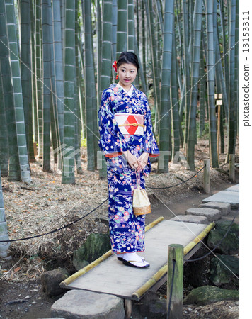 Kimono bamboo stand 2 13153311