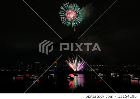 Odaiba Rainbow Fireworks 2014 13154196