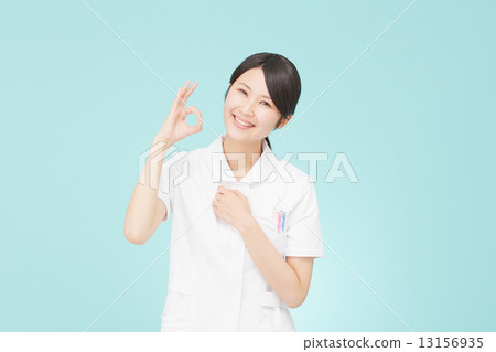 好的標誌護士 13156935