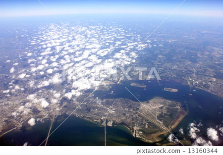 Many coves spread along the overseas lines of the Atlantic Ocean in the state of Florida, USA Many coves spread along the overseas lines of the Atlantic Ocean in the state of Florida, USA 13160344