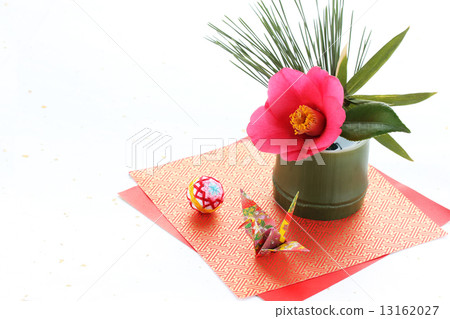 Japanese · folding cranes and camellia 01 Japanese · folding cranes and camellia 01 13162027