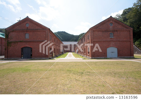  Red Brick Warehouse 13163596
