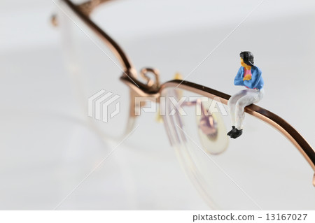 眼鏡和家庭主婦 13167027