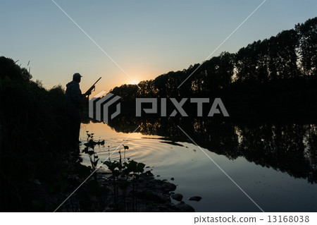The hunter 13168038