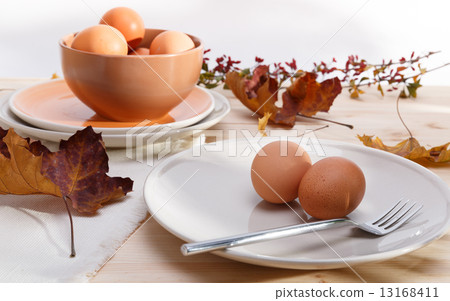 plates with eggs 13168411