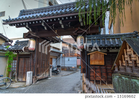 Shimabara Daimon (Nishi-Shinya-machi, Shimogyo-ku, Kyoto-shi) 13169602