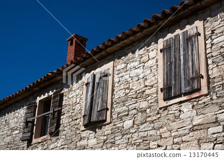 Old stone house Old stone house 13170445