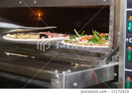 pizza pizza 13172829