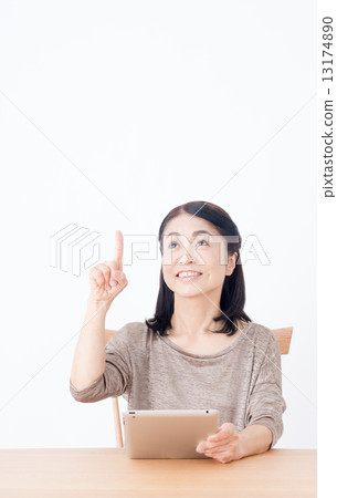 Senior women Senior women 13174890