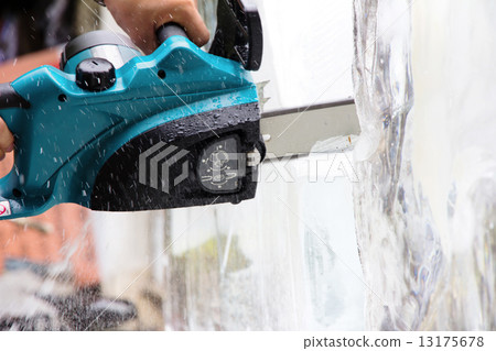 Ice Sculpture Carving 13175678