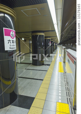 oedo line, metro, subway 13178165