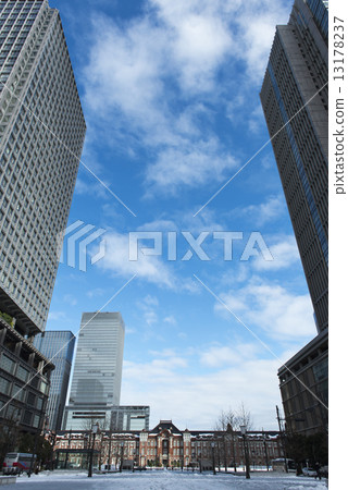 tokyo station, winter, blue sky 13178237