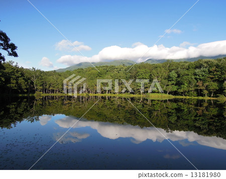 Shiretoko lake 13181980