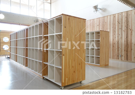 Front entrance Front entrance 13182783