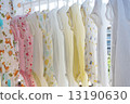 Baby's clothes 13190630
